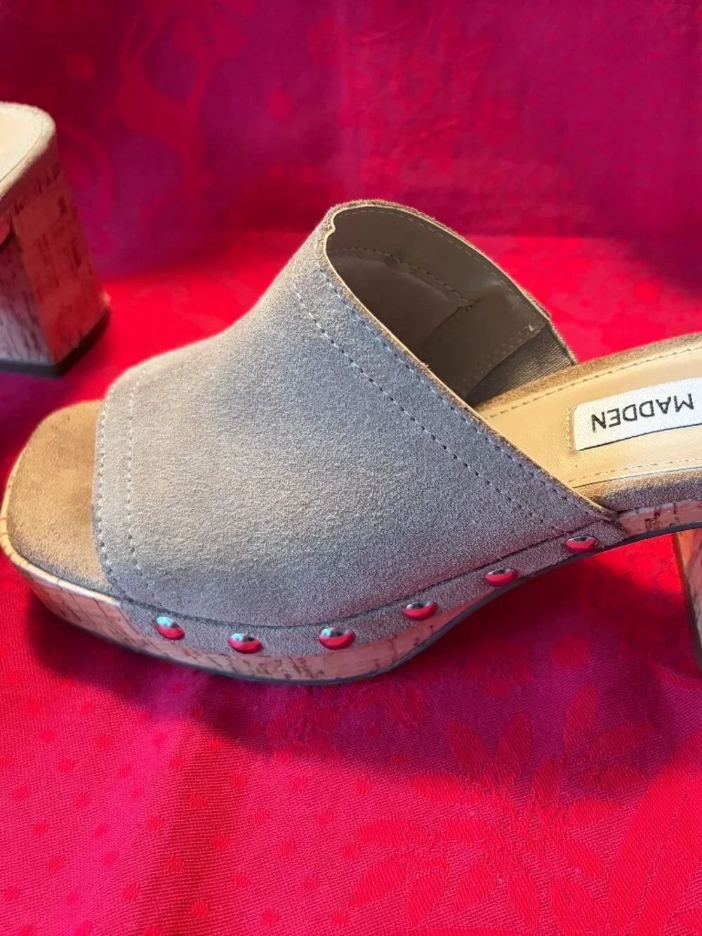 STEVE MADDEN SLIP ON HEELS